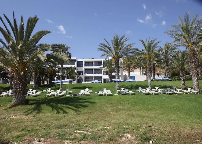 Hotel with view: Ascos Coral Beach Hotel